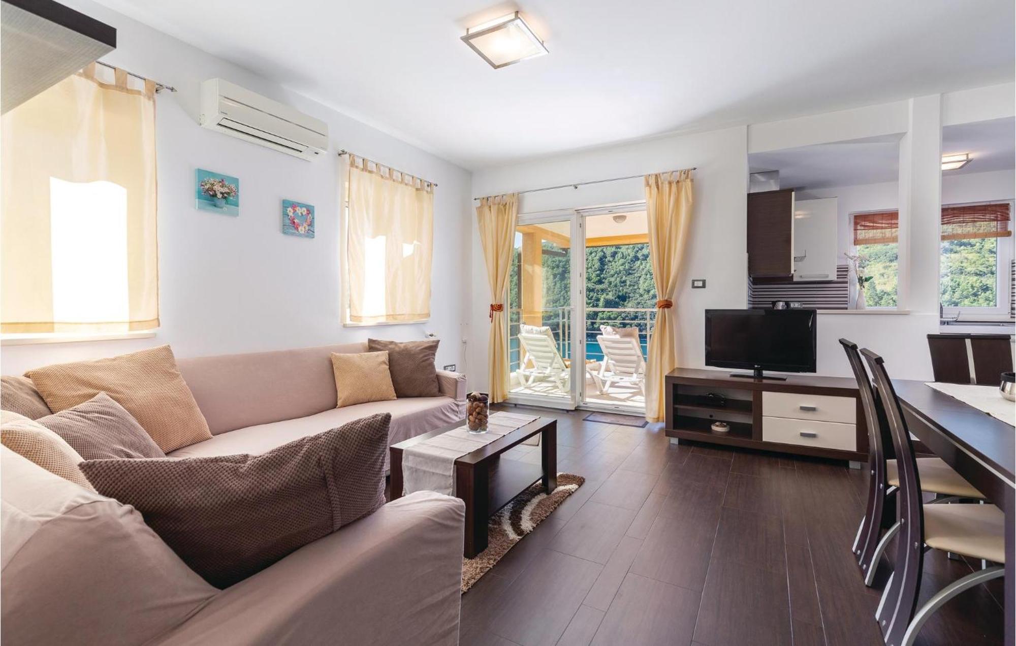 Gorgeous Apartment In Labin With Kitchen Kültér fotó